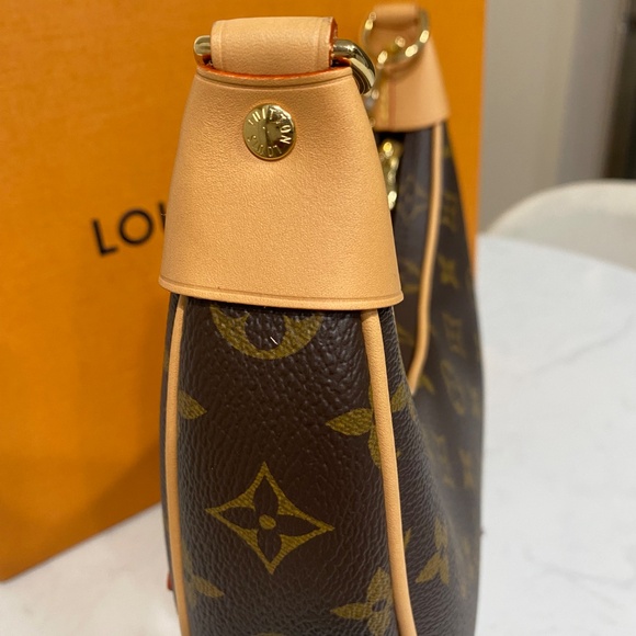 Louis Vuitton Loop Bag - Picture 4 of 7